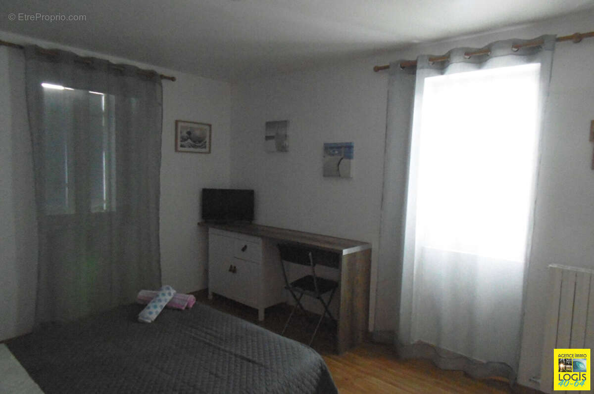 Maison à SAUGNAC-ET-CAMBRAN