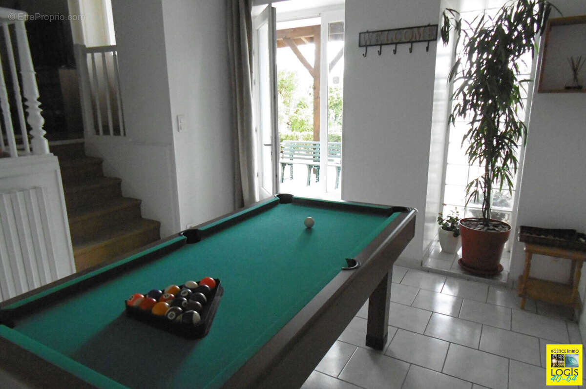 Maison à SAUGNAC-ET-CAMBRAN