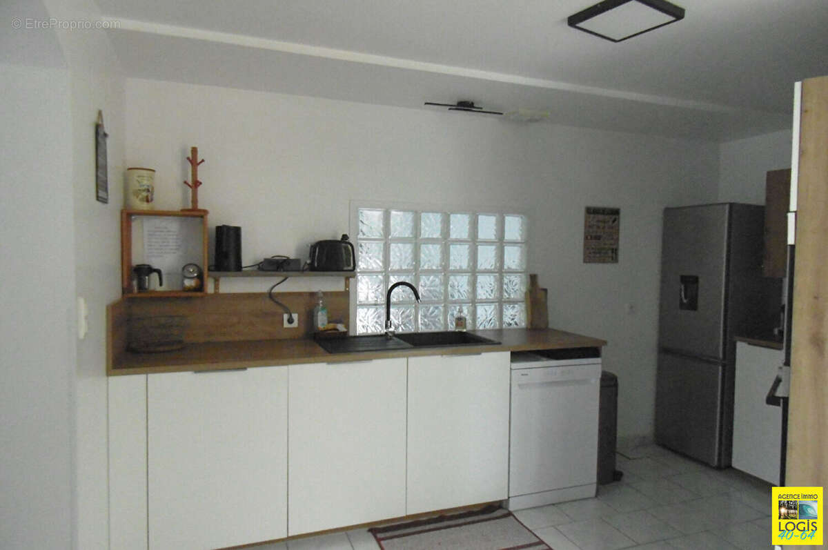 Maison à SAUGNAC-ET-CAMBRAN