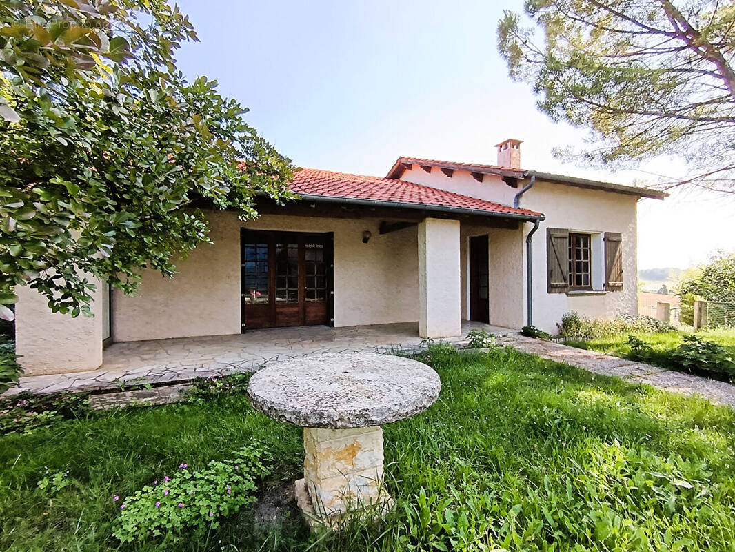 Maison à SAINT-NAZAIRE-DE-VALENTANE