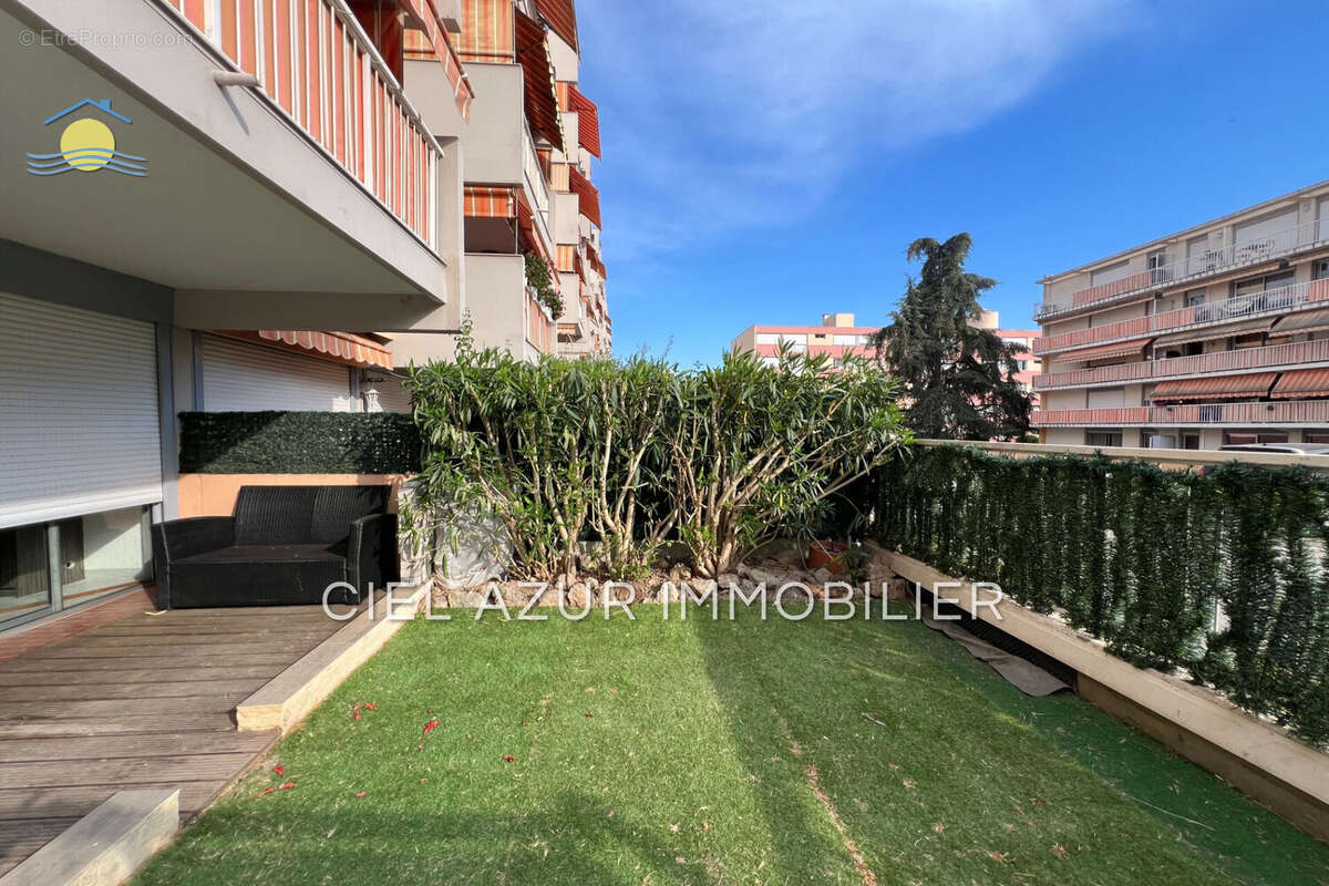 Appartement à VALLAURIS