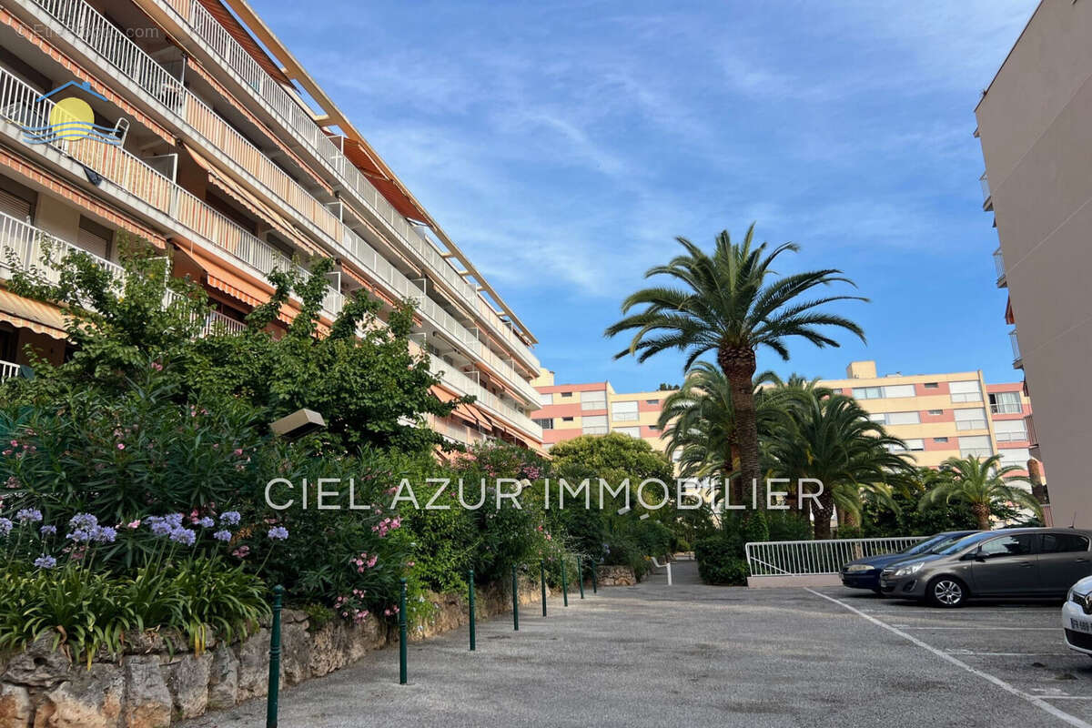 Appartement à VALLAURIS