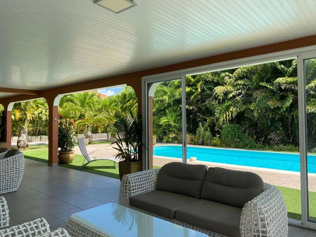 Maison à LES TROIS-ILETS