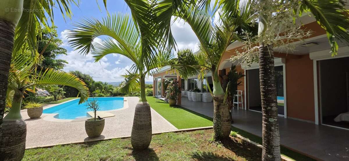 Maison à LES TROIS-ILETS