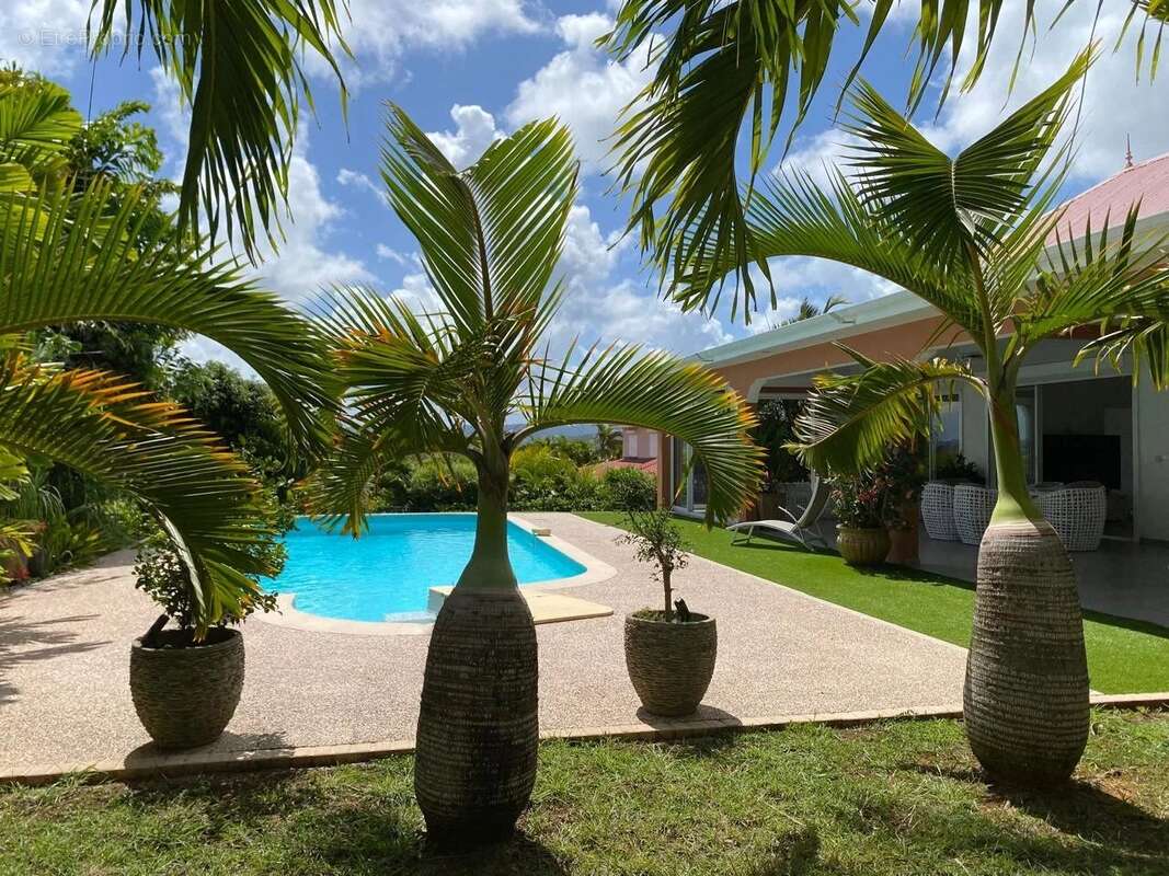 Maison à LES TROIS-ILETS