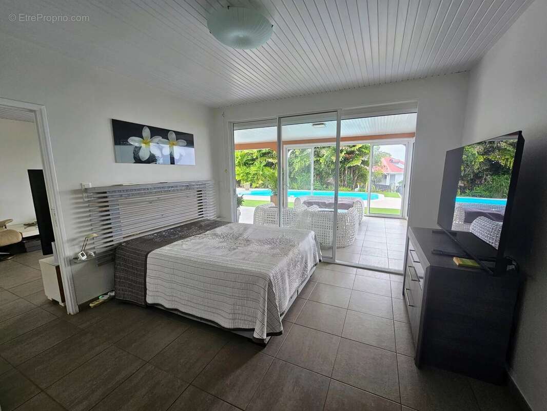 Maison à LES TROIS-ILETS