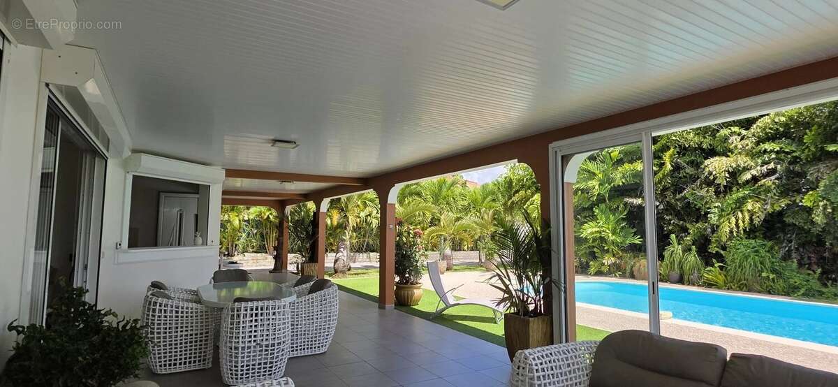 Maison à LES TROIS-ILETS