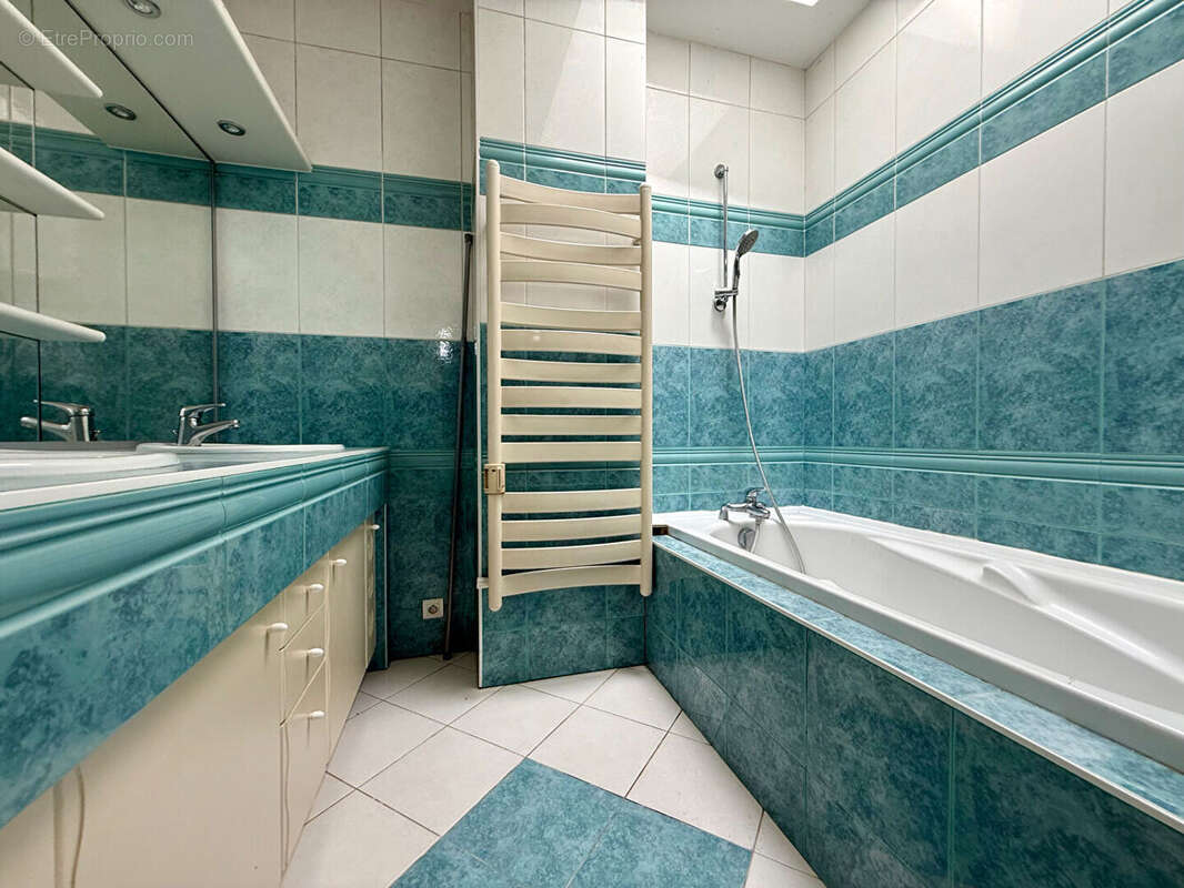 Maison à CARBON-BLANC