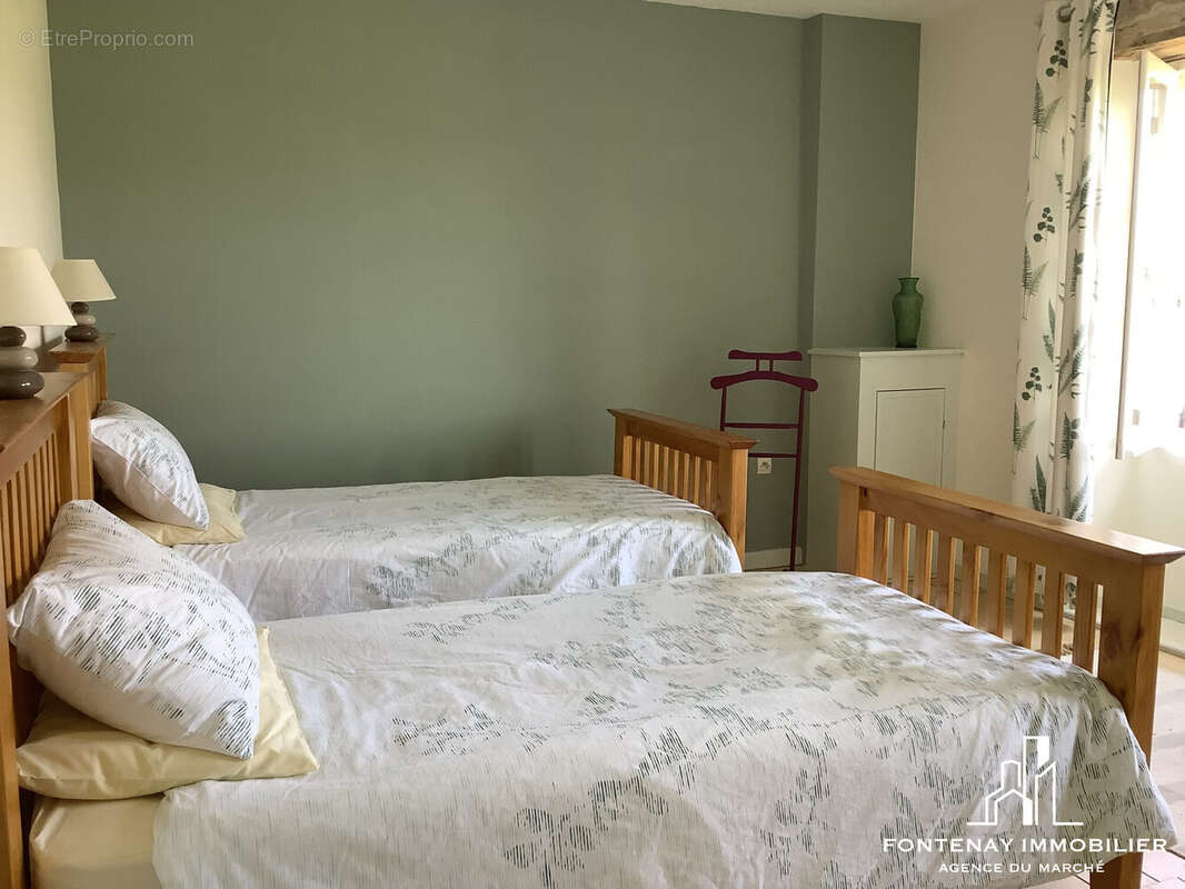 Maison à SAINT-CYR-DES-GATS