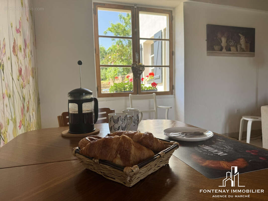 Maison à SAINT-CYR-DES-GATS