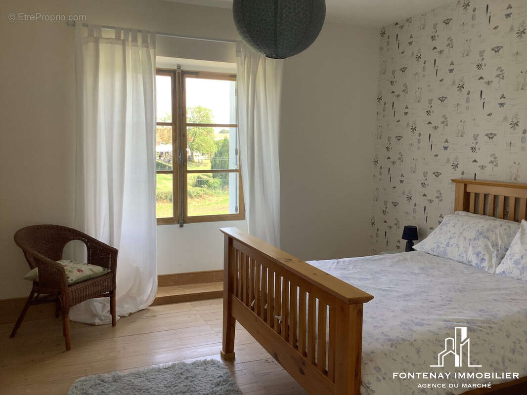 Maison à SAINT-CYR-DES-GATS