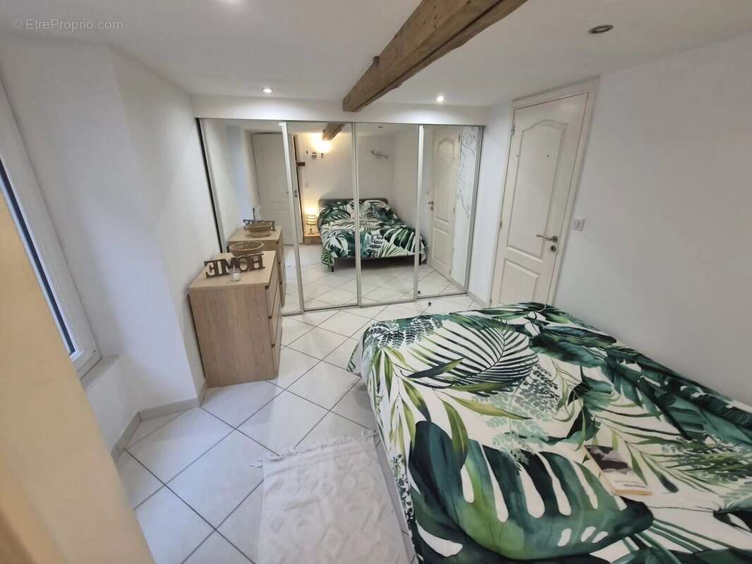 Appartement à CASTELLAR