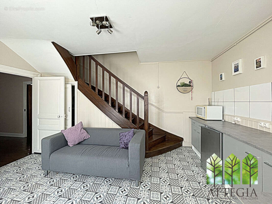 Maison à CHATELUS-MALVALEIX