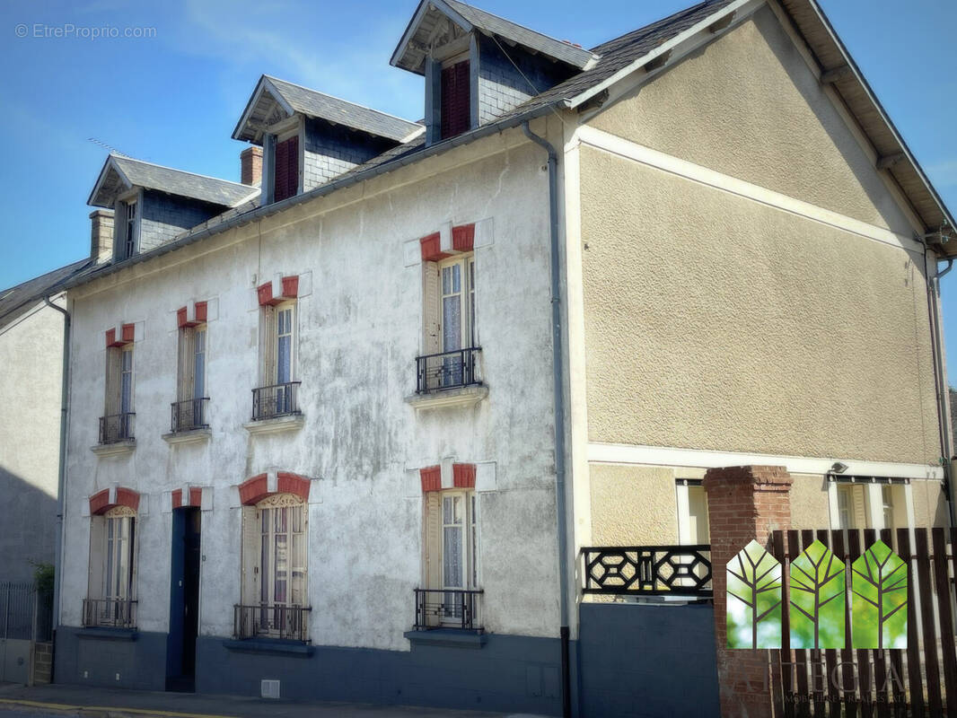 Maison à CHATELUS-MALVALEIX