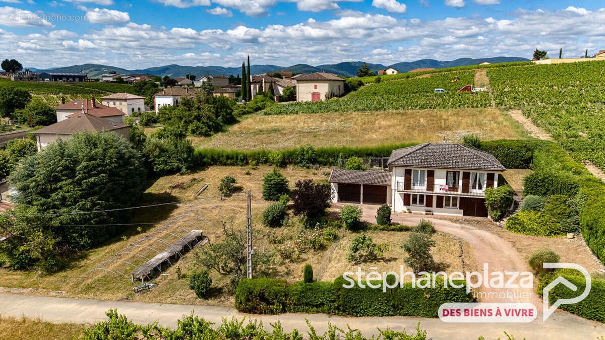 Maison à VILLIE-MORGON