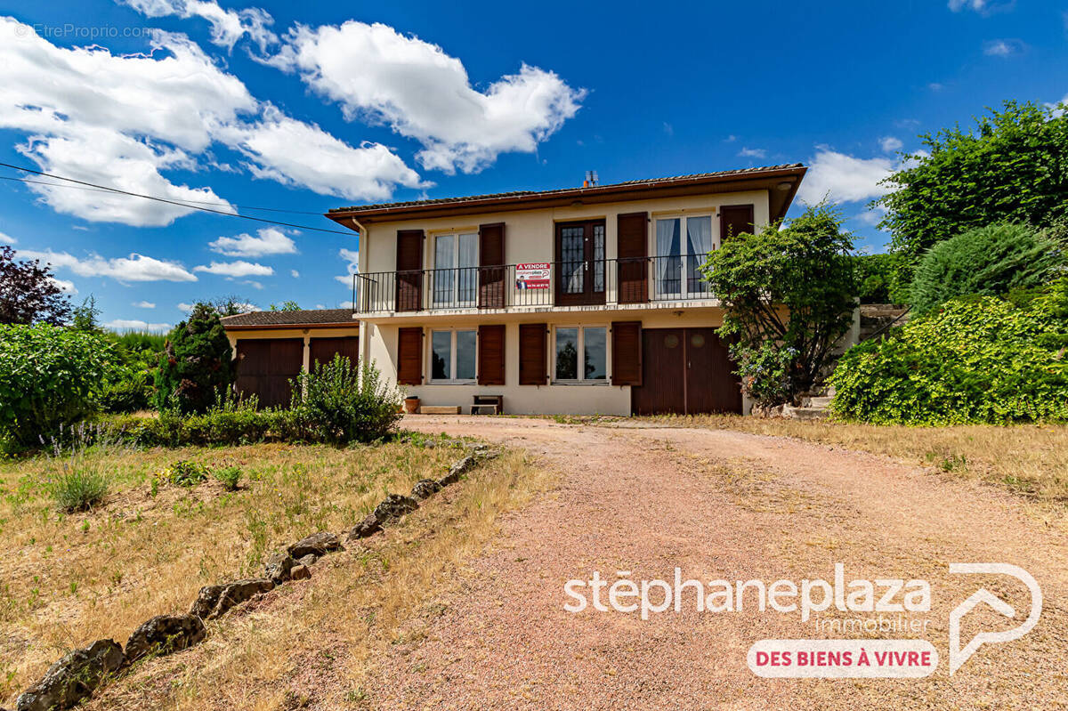 Maison à VILLIE-MORGON