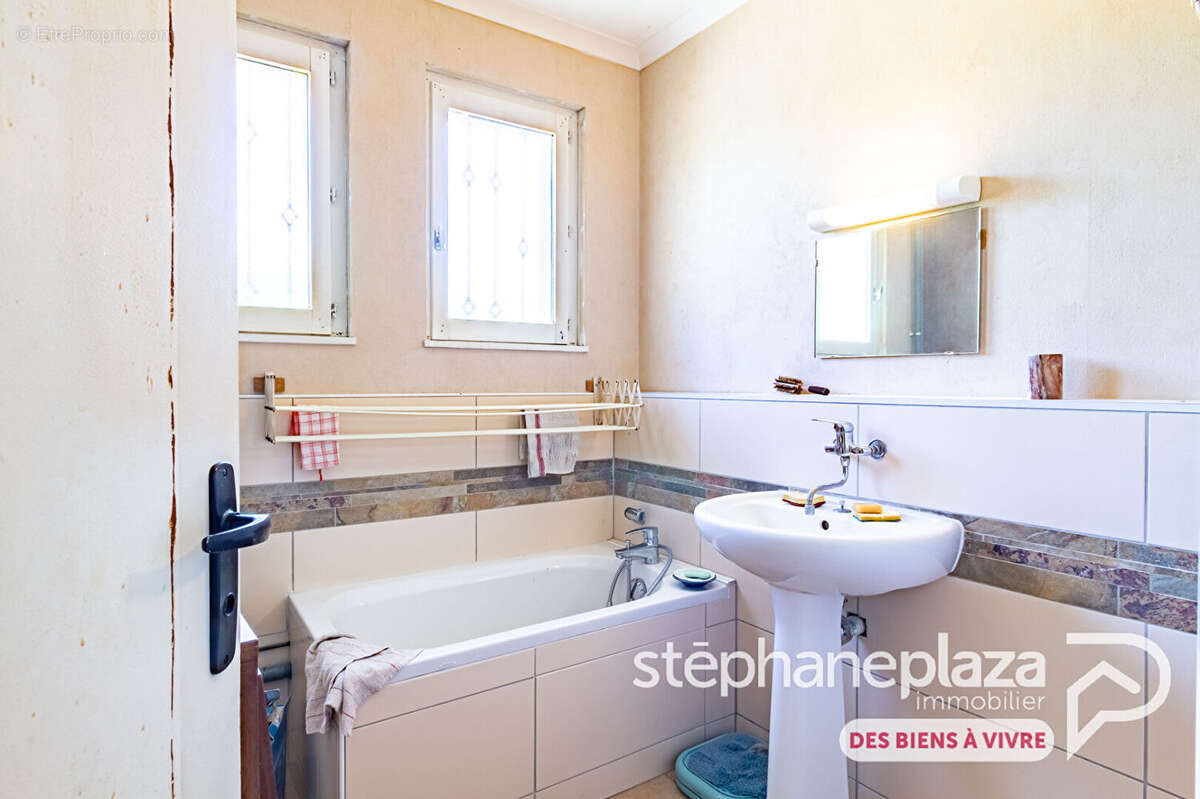 Maison à VILLIE-MORGON