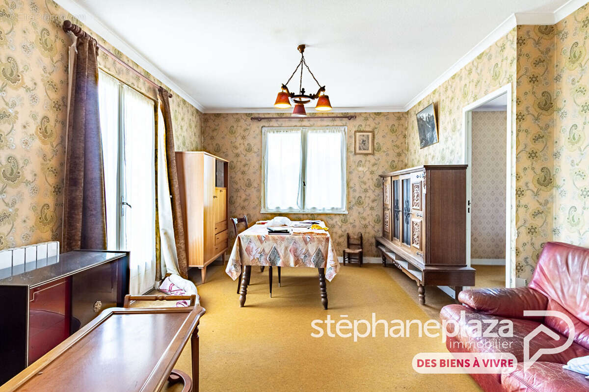 Maison à VILLIE-MORGON