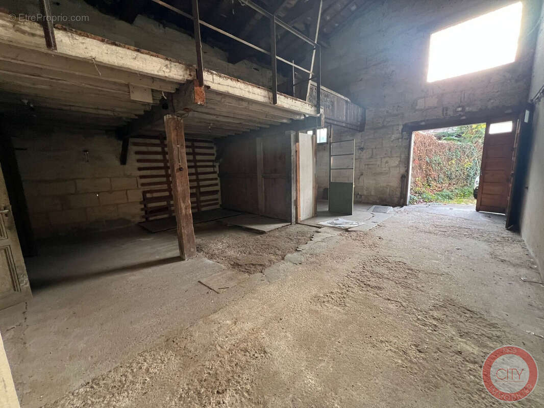 GARAGE - Maison à LE BOUSCAT