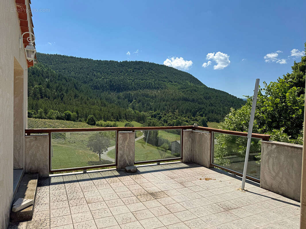 Maison à LA MOTTE-CHALANCON