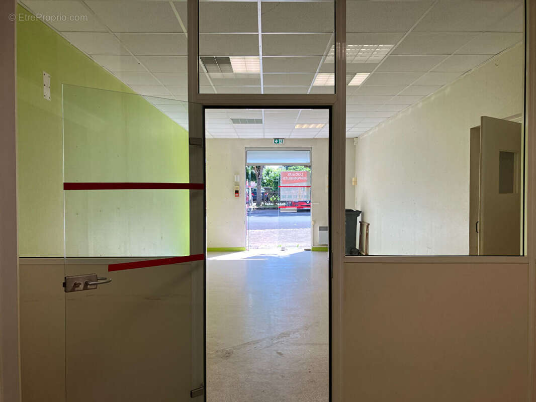 Commerce à CHASSENEUIL-DU-POITOU