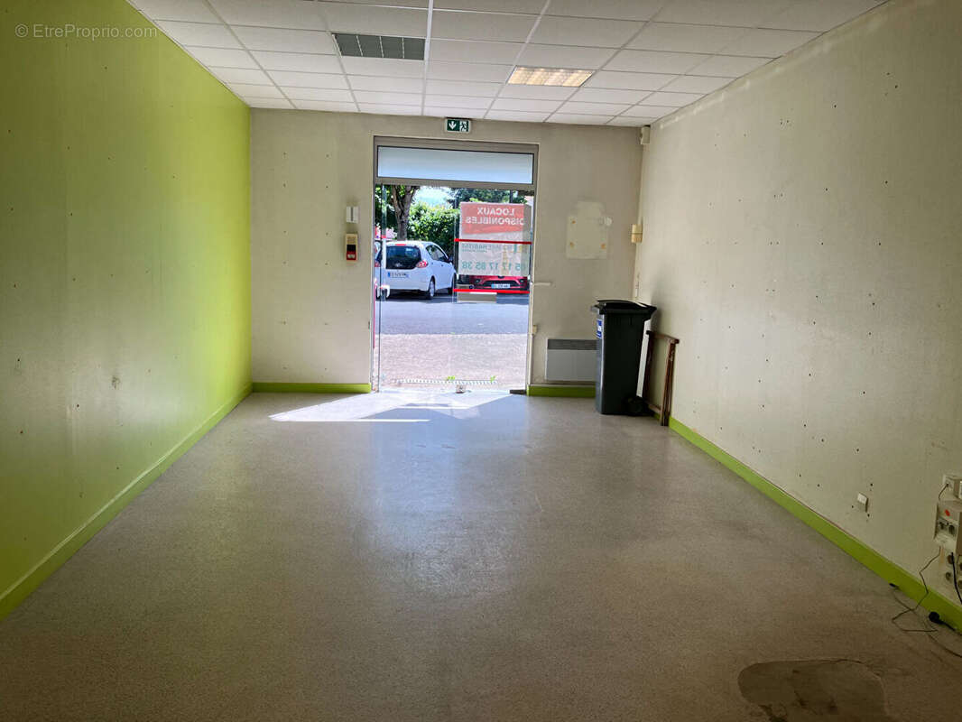 Commerce à CHASSENEUIL-DU-POITOU