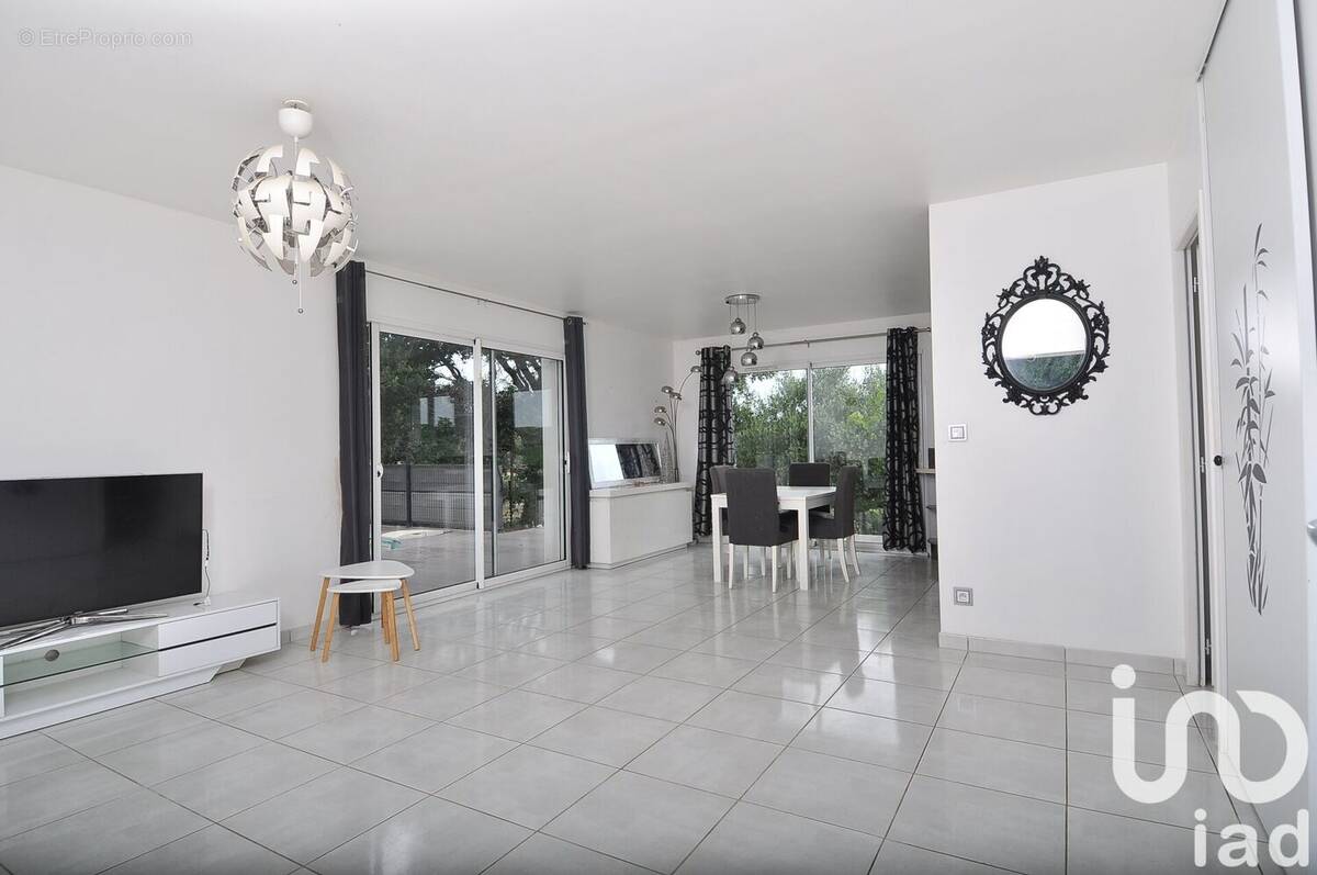 Photo 3 - Maison à SAINT-MAURICE-DE-CAZEVIEILLE