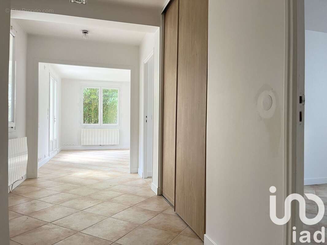 Photo 2 - Appartement à RUEIL-MALMAISON