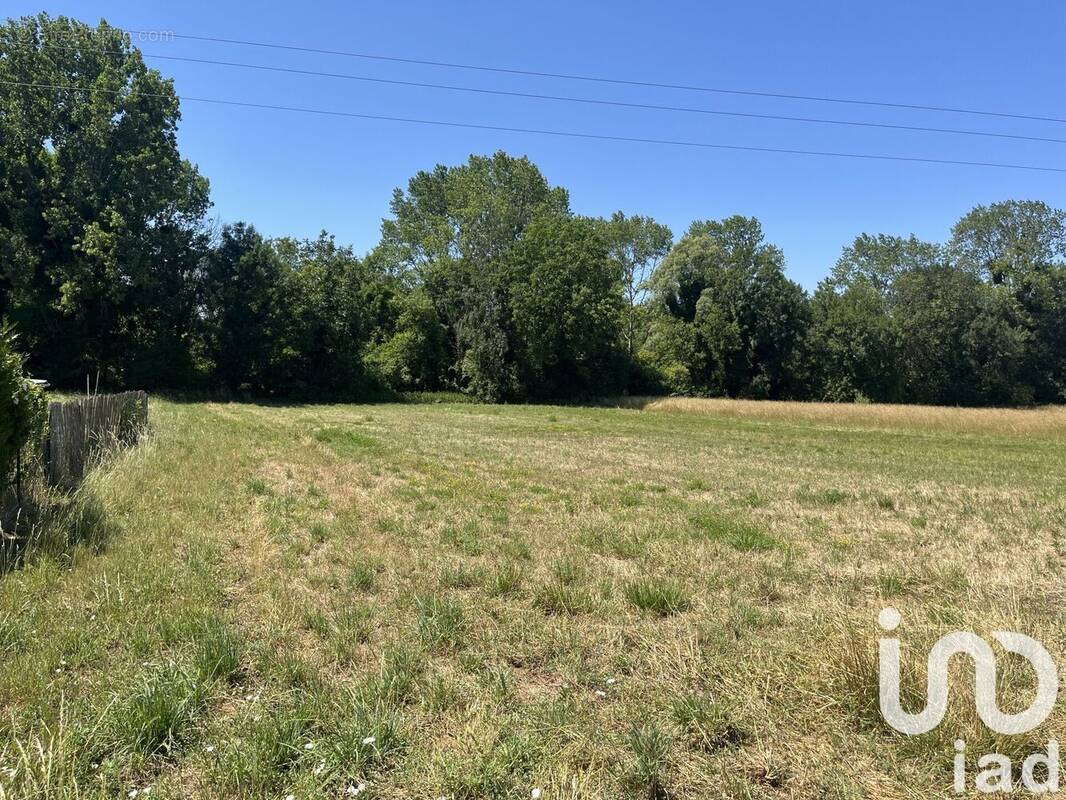 Photo 1 - Terrain à PLEURS