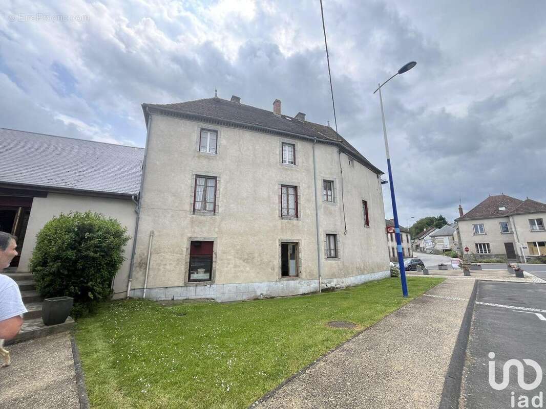 Photo 3 - Commerce à SAINT-AVIT