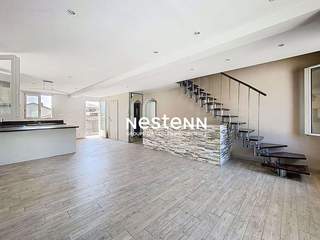 Appartement à VALLAURIS