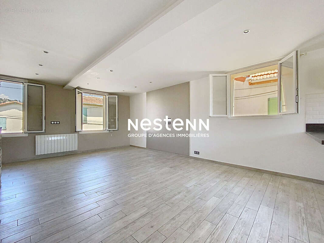 Appartement à VALLAURIS