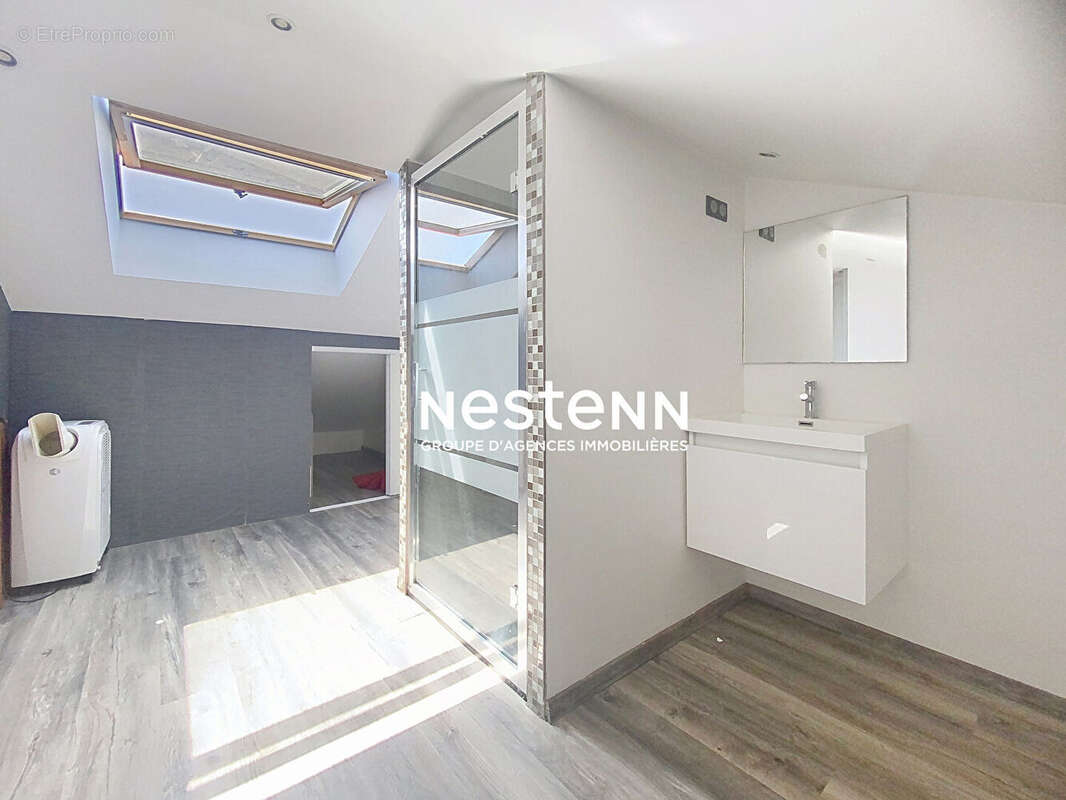 Appartement à VALLAURIS