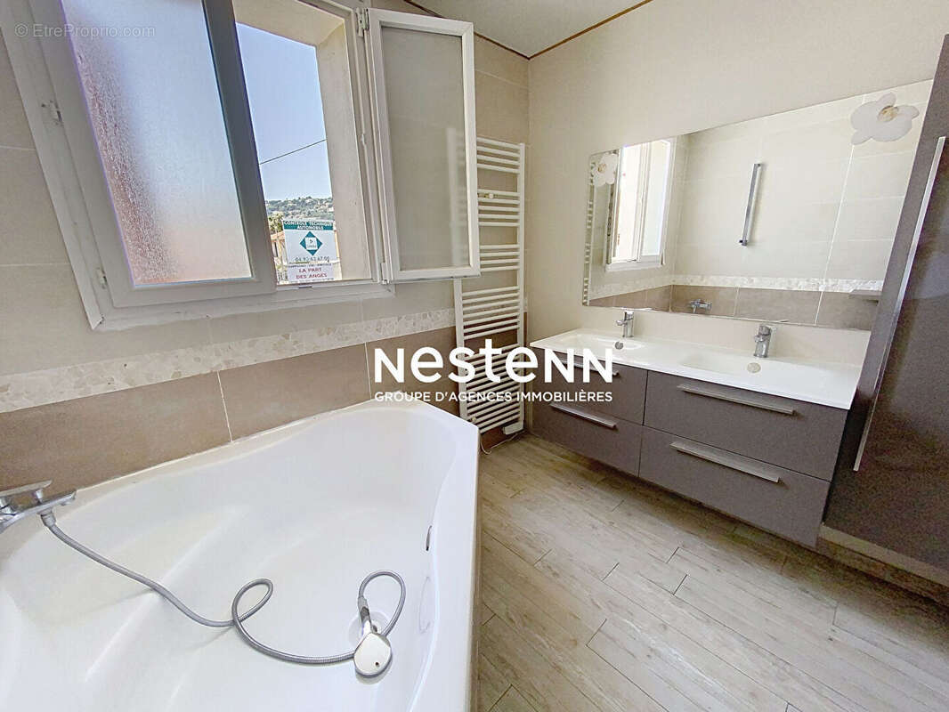 Appartement à VALLAURIS