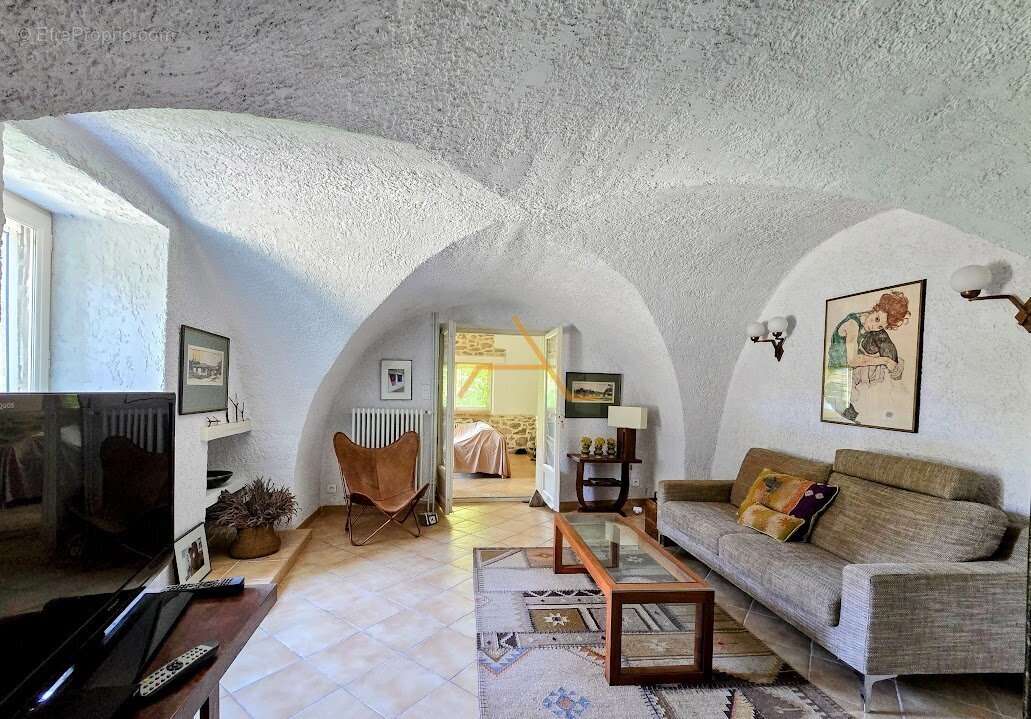 Maison à ROCHEBAUDIN