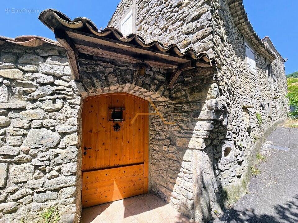 Maison à ROCHEBAUDIN