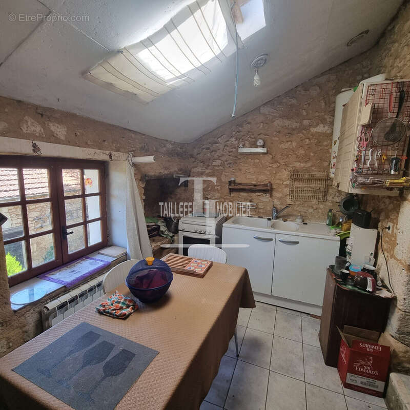 Maison à ANTONNE-ET-TRIGONANT