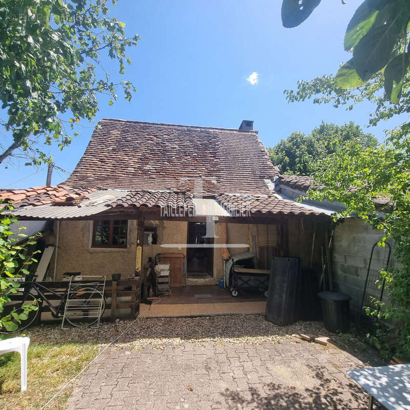 Maison à ANTONNE-ET-TRIGONANT