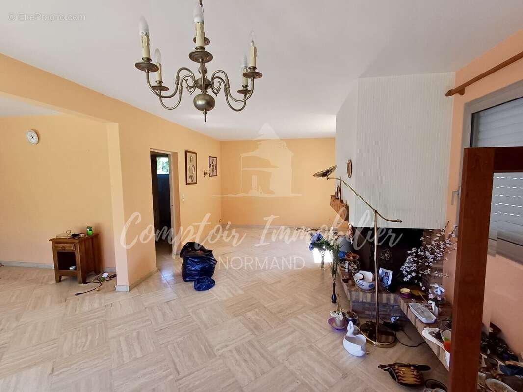 Maison à SAINT-AUBIN-SUR-MER