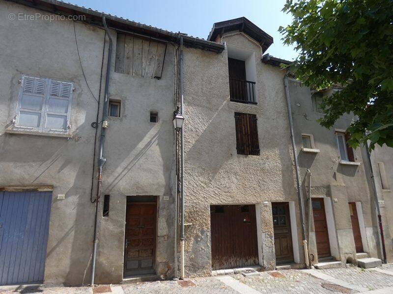 Maison à ASPRES-SUR-BUECH