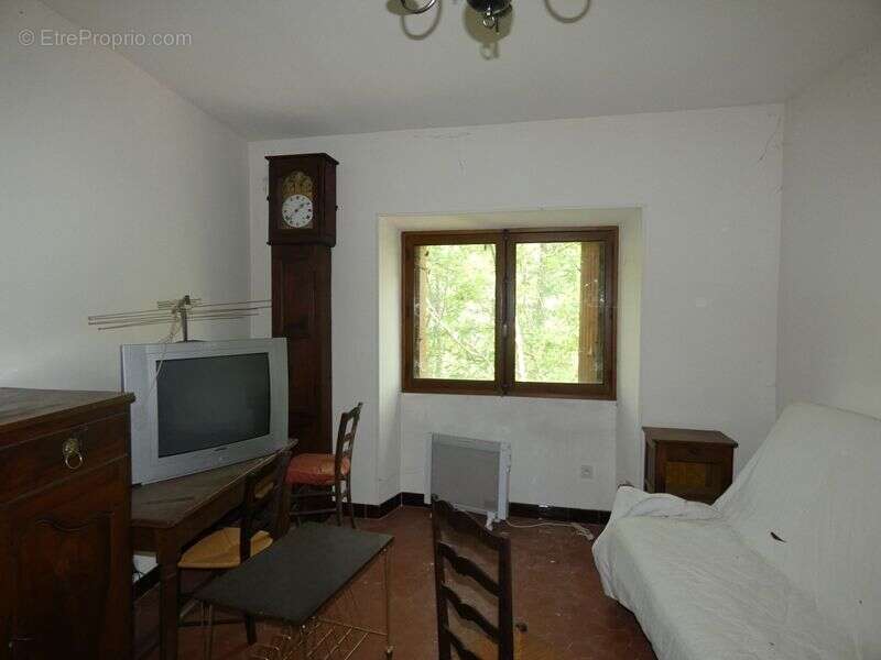 Maison à ASPRES-SUR-BUECH