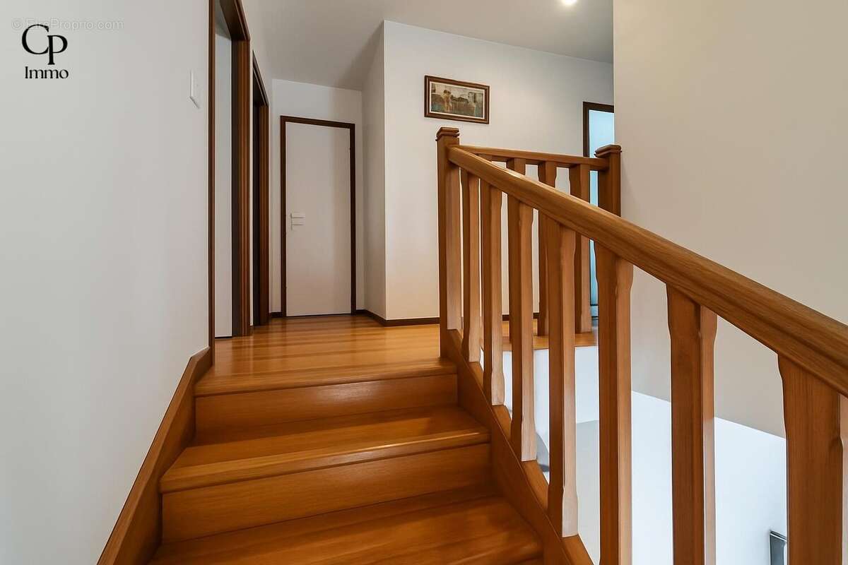 Maison à LA BREILLE-LES-PINS