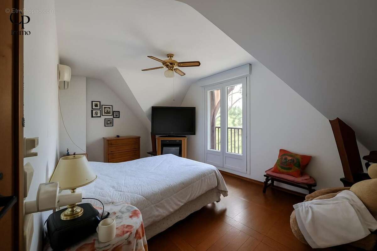 Maison à LA BREILLE-LES-PINS