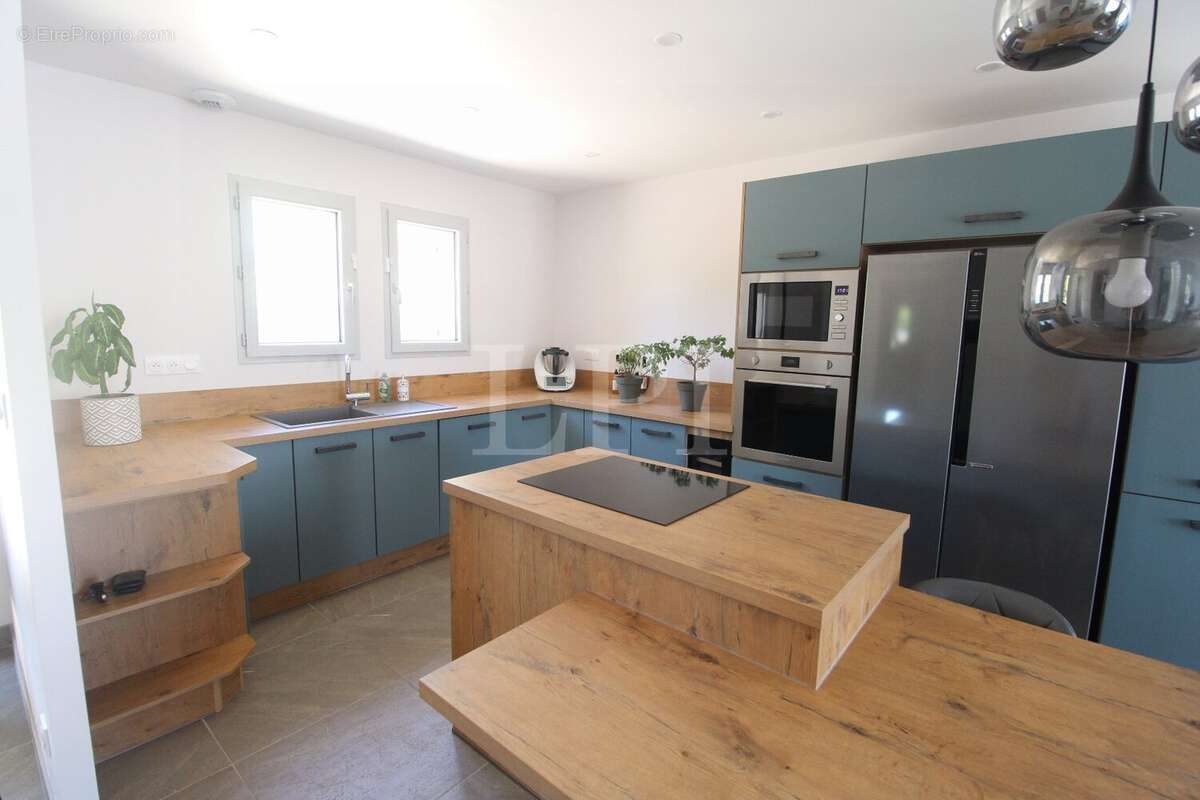 Maison à SAINT-SATURNIN-LES-APT