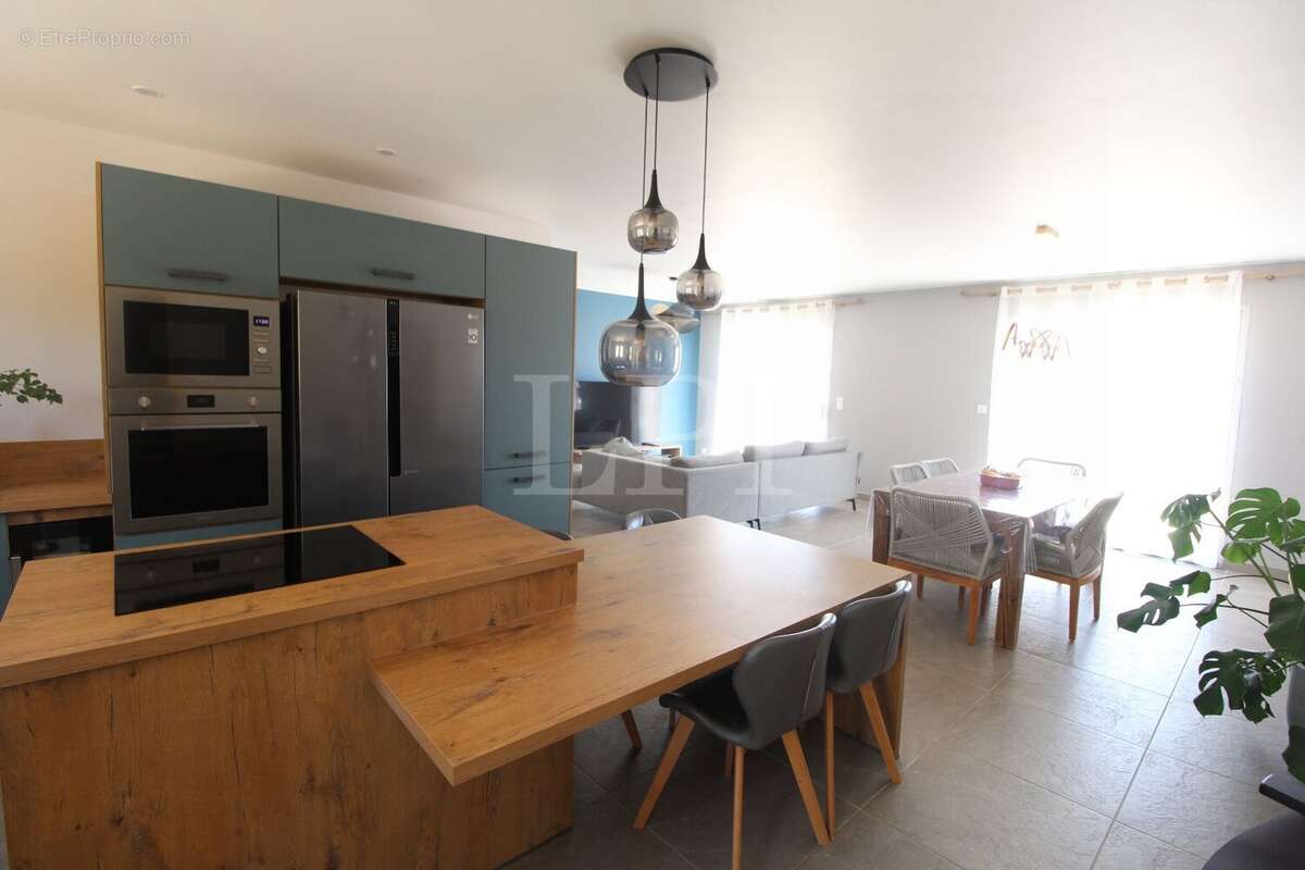 Maison à SAINT-SATURNIN-LES-APT