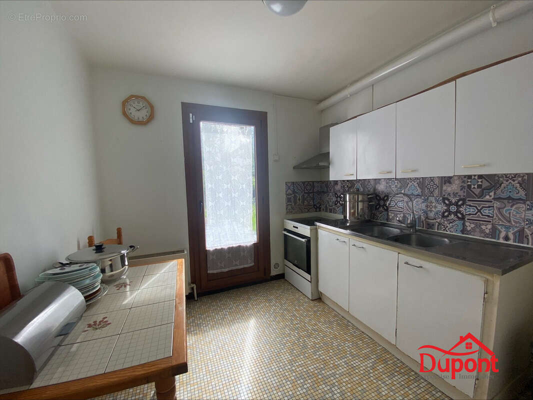 Maison à LA CHAPELLE-SAINT-LUC