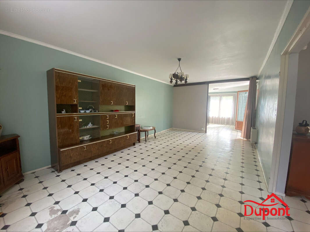 Maison à LA CHAPELLE-SAINT-LUC