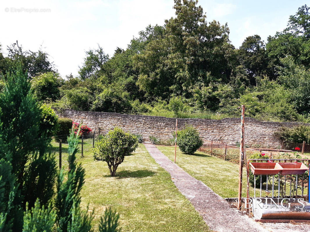 Maison à TUCQUEGNIEUX