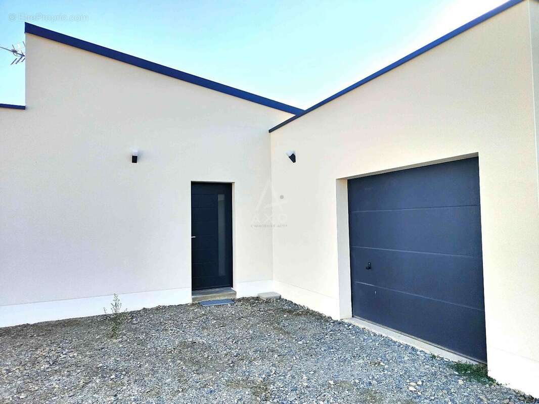 Maison à LA CHAPELLE-D&#039;ALIGNE