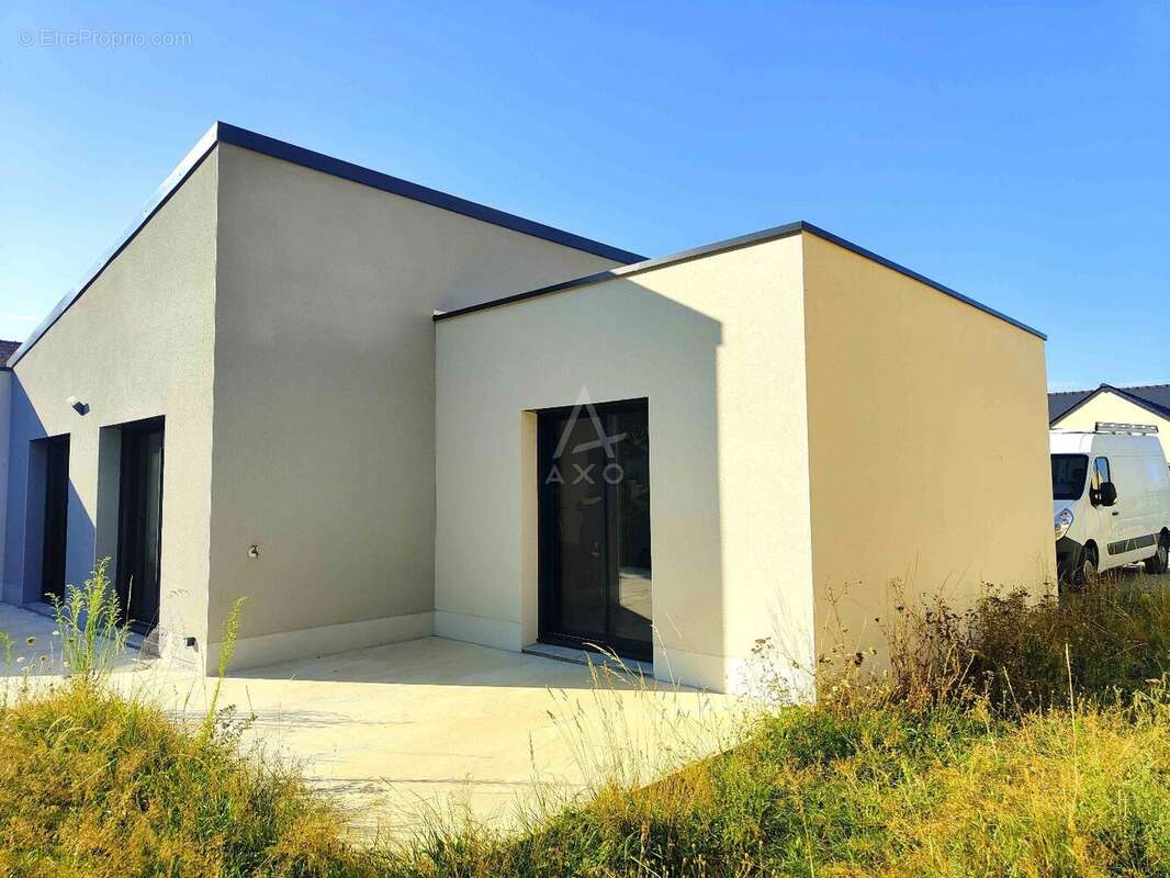 Maison à LA CHAPELLE-D&#039;ALIGNE